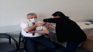 Bursa İl Sağlık Müdürü Dr. Fevzi Yavuzyılmaz, Kovid19 aşı çalışması için gönüllü oldu 