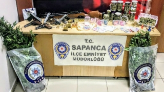 Sakarya’da uyuşturucu operasyonunda 2 şüpheli yakalandı