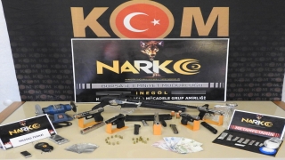 Bursa’da uyuşturucu ve silah ticareti operasyonunda yakalanan 5 kişiden 2’si tutuklandı