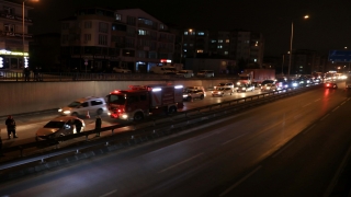 Kocaeli’de D100 Karayolundaki trafik kazası nedeniyle uzun araç kuyruğu oluştu