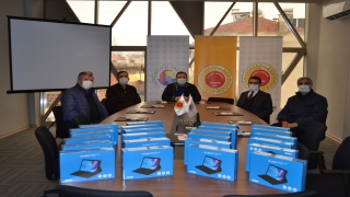 Yenişehir Ticaret Borsasından 55 öğrenciye tablet bilgisayar bağışı