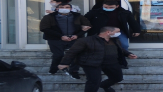 İzmir’de kırmızı ışıkta bekleyen kişiyi öldürdüğü iddiasıyla aranan zanlı Tekirdağ’da yakalandı