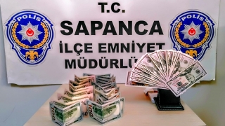 Sakarya’da sahte dolar bozduran Suriye uyruklu kişi gözaltına alındı