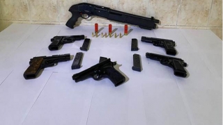 Tekirdağ’da bir otomobilde 5 tabanca ve tüfek ele geçirildi