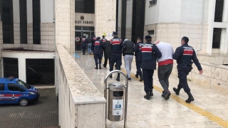 Balıkesir’de gözaltına alınan hırsızlık şüphelisi 4 kişi tutuklandı
