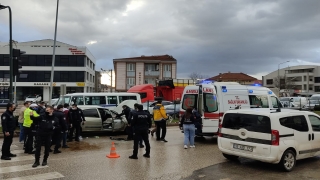 Bursa’da takla atan aracın sürücüsü yaralandı