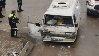 Kocaeli’de zincirleme trafik kazasında 2 kişi yaralandı