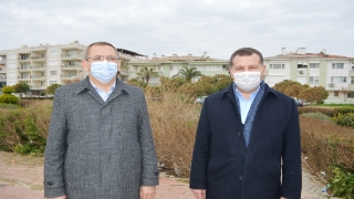 Balıkesir Büyükşehir Belediye Başkanı Yücel Yılmaz, Ayvalık’ta hortumdan etkilenen alanları inceledi