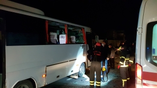 Kocaeli’de tırla çarpışan özel halk otobüsünde 6 kişi yaralandı