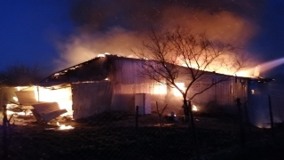 Bilecik’te tek katlı ahşap ev yandı