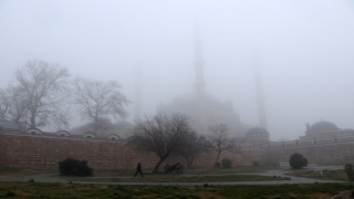 Selimiye Camisi sis altında gözden kayboldu 