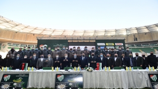 Bursaspor’a destek için başlatılan ”Hatıran Yeter Kombine Kartı” tanıtımı yapıldı