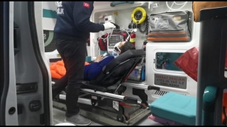 Kocaeli’de çarpışan iki otomobilin sürücüsü yaralandı 