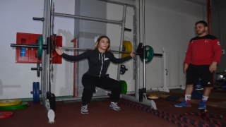 Milli sporcu Buse Tosun ”kadın güreşinde Türkiye’ye ilk olimpiyat madalyası” hedefi için form tutuyor