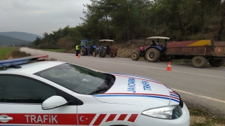 Bilecik’te jandarma ekipleri traktör ve sürücüleri denetledi