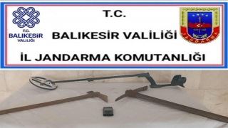 Havran’da izinsiz kazı yaptıkları iddia edilen 4 şüpheli yakalandı