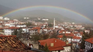 ”Sakin Şehir” Taraklı’da gökkuşağı güzel görüntü oluşturdu