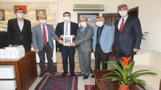 Manyas’ta 80 öğrenciye tablet verildi