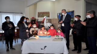 Bursa’da 10 yıldır aynı köye gelen leylek ”Yaren” için kutlama 