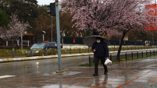 Edirne’de sağanak etkili oluyor