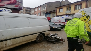 Pazaryeri ilçesinde otomobil, motosiklete çarptı: 1 yaralı