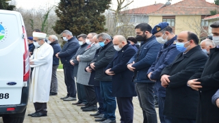 Karasu’da Kovid19 nedeniyle vefat eden mahalle muhtarı defnedildi