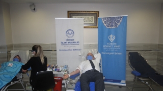 Bursa’da Osmangazi Müftülüğü personeli Türk Kızılayı’na kan bağışında bulundu