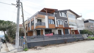 Balıkesir’de eşi tarafından satırla yaralandığı iddia edilen kadın hastaneye kaldırıldı