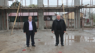 Söğütlü Belediye Başkanı Özten’den spor salonu inşaatında inceleme
