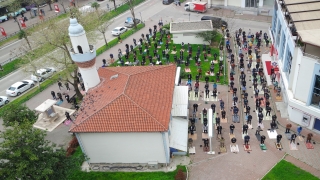 Bursa ve Kütahya’da ramazanın ilk cuması Kovid19 önlemleriyle kılındı