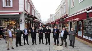 Sakarya’da Tarihi Uzun Çarşı esnafı, ”Ahi Evran Yılı” kapsamında dükkanlarını duayla açtı