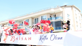 Kocaeli’deki çocuklar 23 Nisan coşkusunu gezici tırla yaşadı