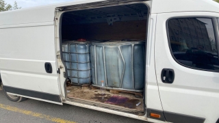 Tekirdağ’da bir minibüste 3 ton kaçak akaryakıt ele geçirildi 