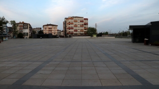  Doğu Marmara ve Batı Karadeniz’de ”tam kapanma”nın başlamasıyla sokaklar boşaldı