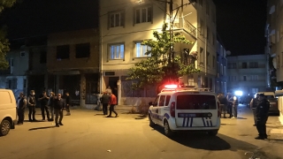 Bursa’da silahlı kavgada 1’i polis iki kişi yaralandı