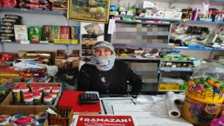 Kocaeli’de ”tırnakçılık” yöntemiyle hırsızlık yapan 2 kadın, market sahibinin dikkatiyle yakalandı