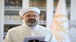 Diyanet İşleri Başkanı Ali Erbaş, ”Mescidi Aksa ve Kudüs” gündemiyle düzenlenen ”Acil Kudüs Toplantısı”nın sonuç bildirgesini açıkladı. Bildirgede, ”İsrail’in Kudüs’te Müslümanların asırlardır yaşadık
