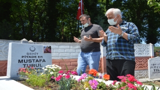 Doğu Marmara ve Batı Karadeniz’de Ramazan Bayramı arifesinde şehitlik ziyaretleri yapıldı