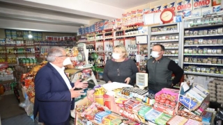 Gelibolu’da hayırseverler ihtiyaç sahibi vatandaşların bakkal borçlarını ödedi