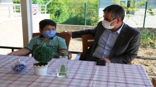 Kandıra Belediye Başkanı Turan’dan hayvansever çocuğa köpek yavrusu sürprizi