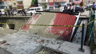 Bursa’da beton dökülürken çöken anıt inşaatında 3 işçi yaralandı