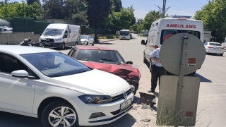 Kocaeli’de iki otomobil çarpıştı: 2 yaralı