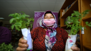 Kırklareli’nde yerel tohumlardan üretilen sebze fideleri vatandaşlara dağıtıldı