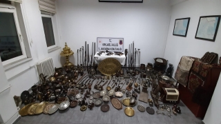 Kırklareli’nde bir işyerinin bodrumunda 241 parça tarihi eser ele geçirildi