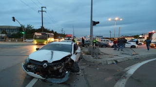 Kocaeli’de otomobil ile tır çarpıştı: 1 yaralı