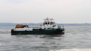 Bandırma ve Erdek körfezleri müsilajdan temizleniyor