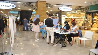 Aqua Florya Alışveriş ve Yaşam Merkezi’nde ziyaretçiler için aşı standı kuruldu