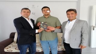 UYGAD Başkanı Yüksel, Kocaeli’de darbedilen basın mensubunu ziyaret etti