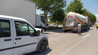 Pamukova’da karı koca trafik kazasında yaralandı