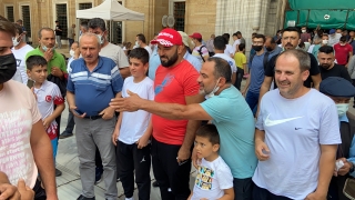 Kırkpınar için kente gelen pehlivanlar cuma namazlarını Selimiye Camisi’nde kıldı